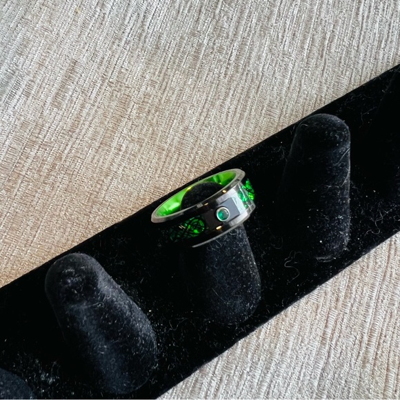 Ring w Black Dragon Pattern & Green Carbon Fiber Inlay Stainless Steel Size 11 - Picture 4 of 6